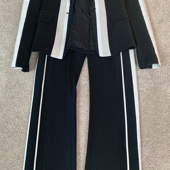 Bcbg XXS suit - Picture 5 of 6